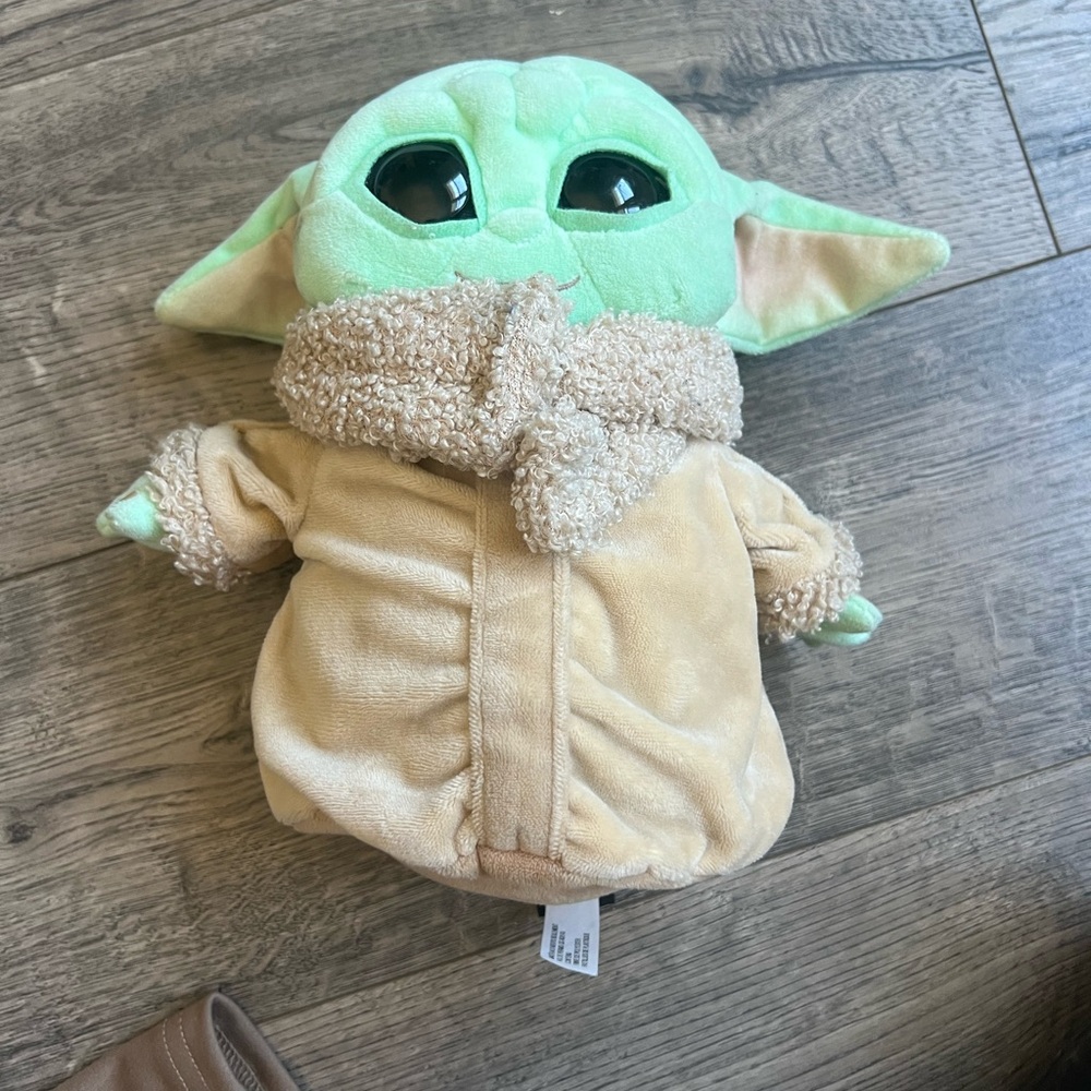 Plush Baby Yoda Toy - Green and Tan